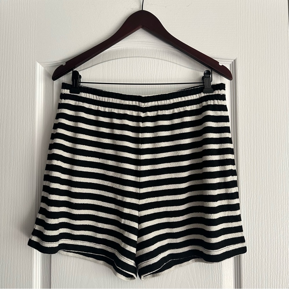 H&M Women’s US M Black/Striped Shorts